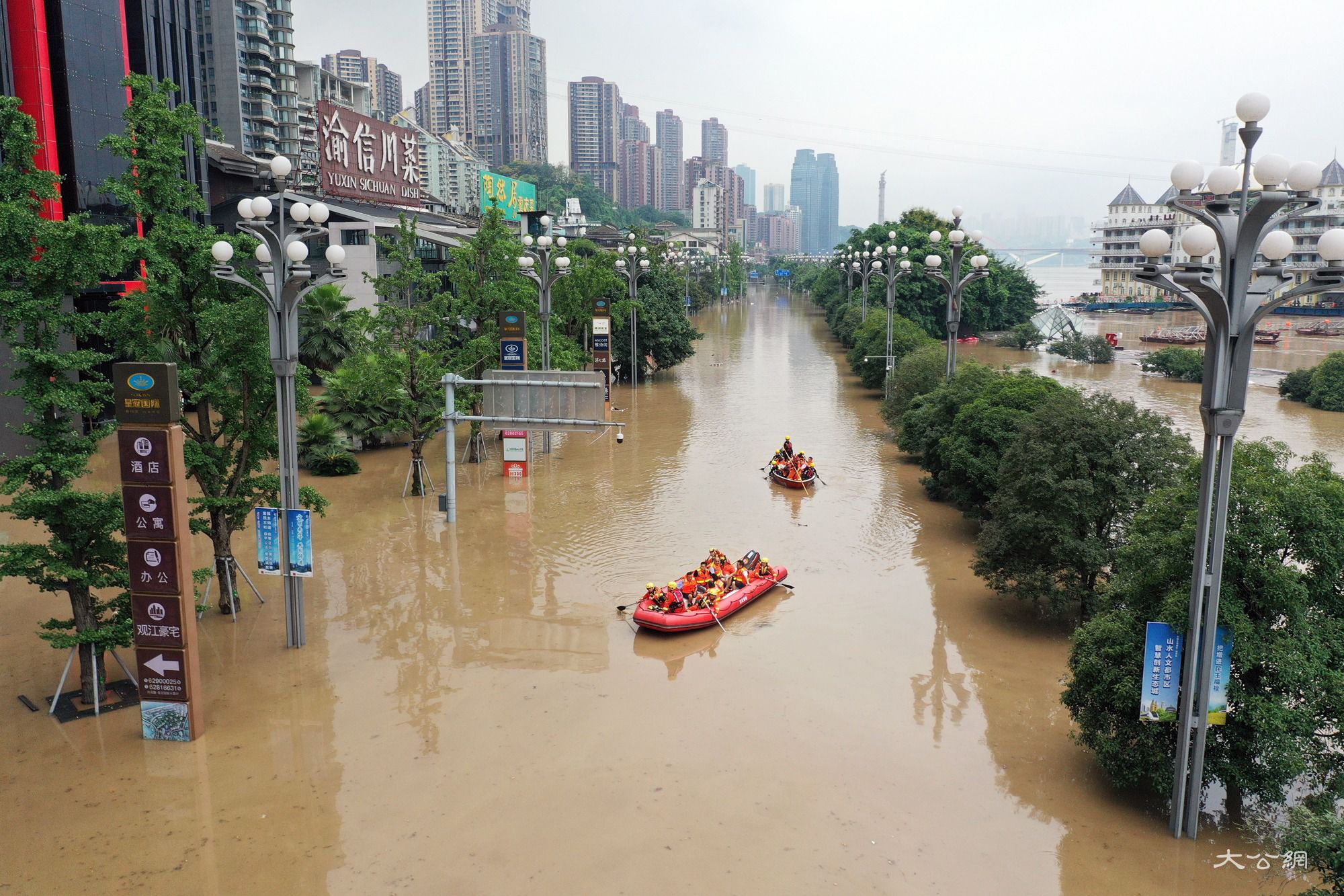 重庆洪水挑战，民众团结一心共抗洪灾最新消息